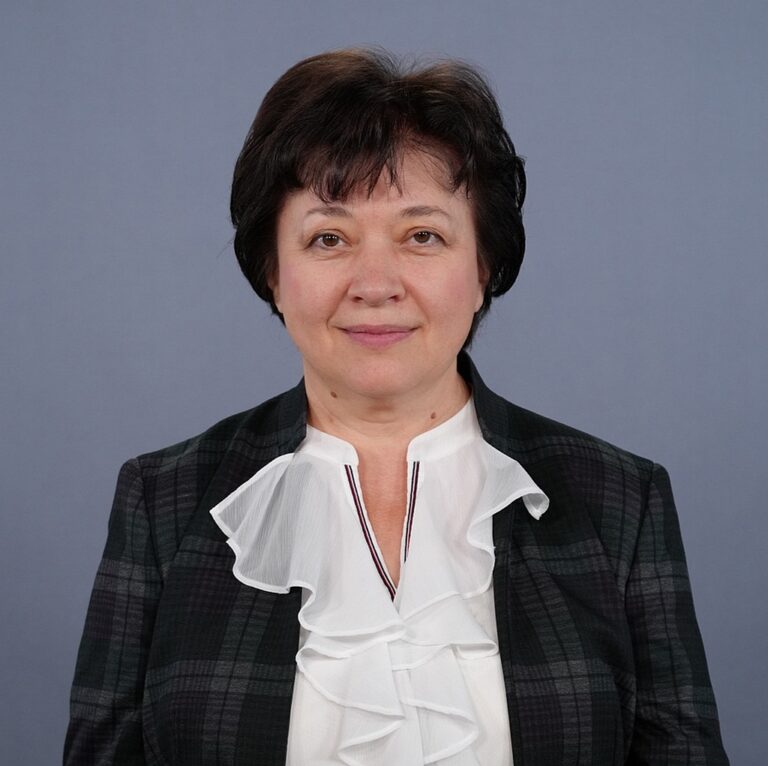 Заместитель руководителя отдела женского служения — Галина Штеле